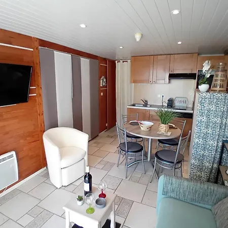 Saint Palais Sur - Vue Pour Cet Esprit Interieur De Bateau