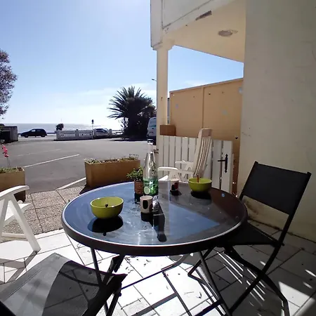 Saint Palais Sur - Vue Pour Cet Esprit Interieur De Bateau